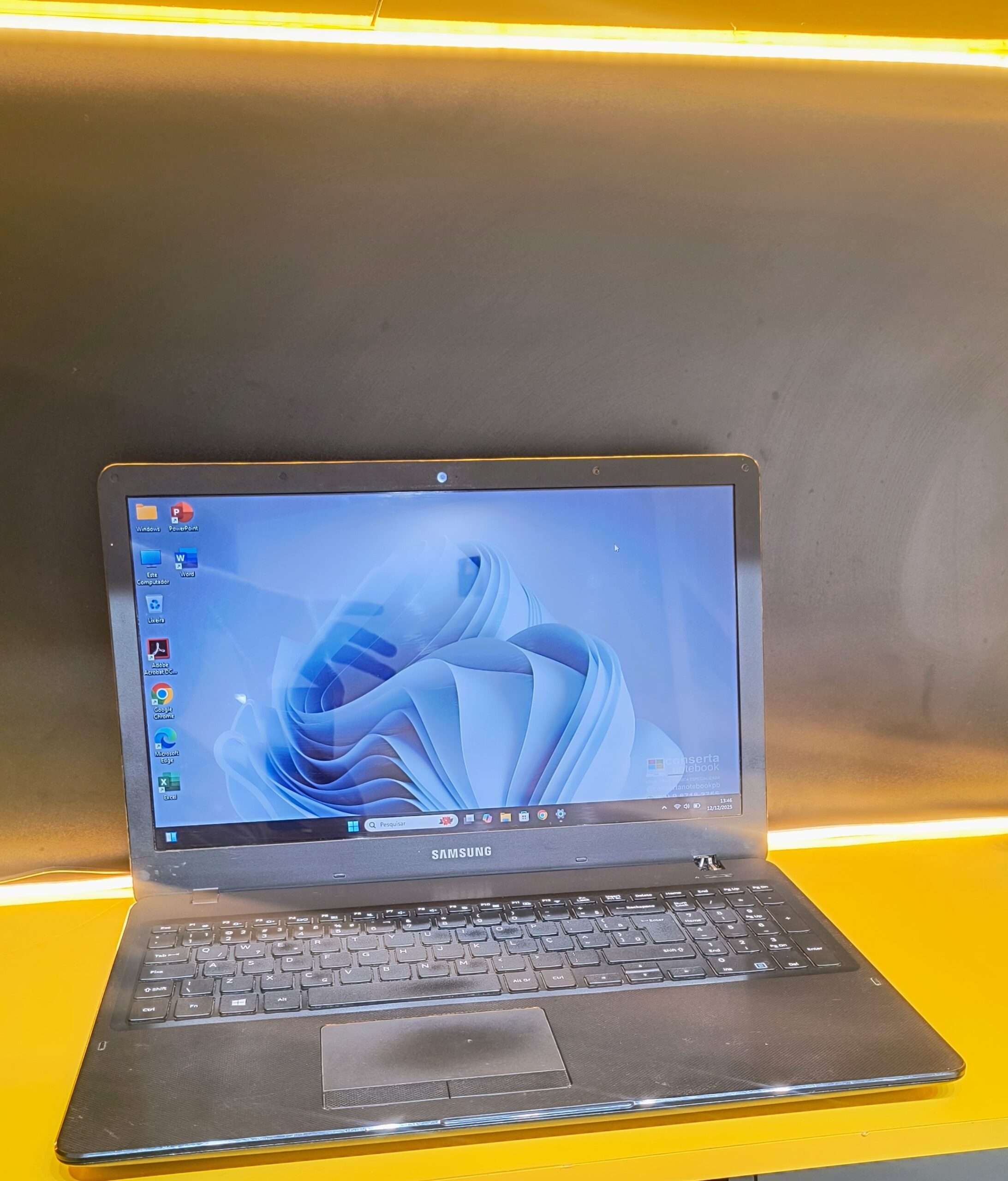 Notebook Samsung i3 4G SSD